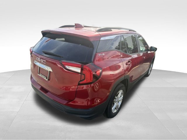 Used 2024 GMC Terrain SLE w/ Driver Convenience Package FWD image 4