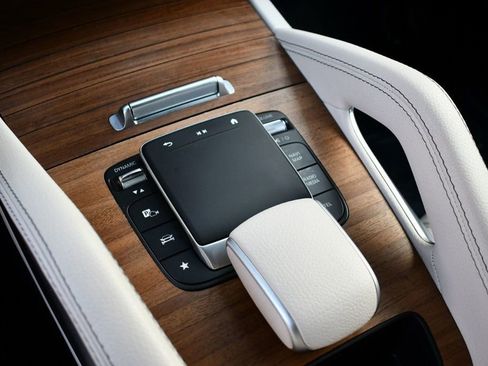 Used 2024 Mercedes-Benz GLE 450 4MATIC image 54