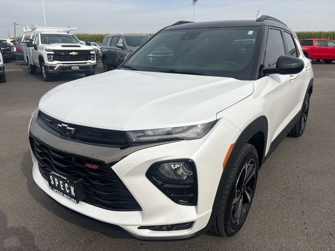 Used 2021 Chevrolet TrailBlazer RS w/ Technology Package AWD/4WD image 2