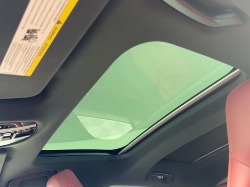 Certified 2022 Porsche Panamera image 16