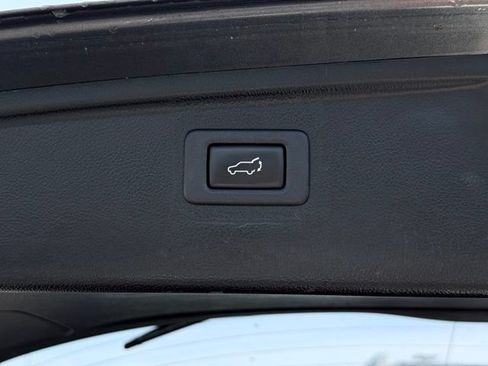 Used 2019 Subaru Outback 2.5i Premium AWD/4WD image 12