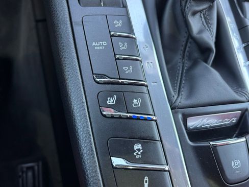 Used 2019 Porsche Macan S AWD/4WD image 9
