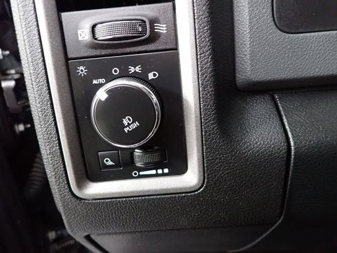 Used 2015 RAM 1500 Express image 27