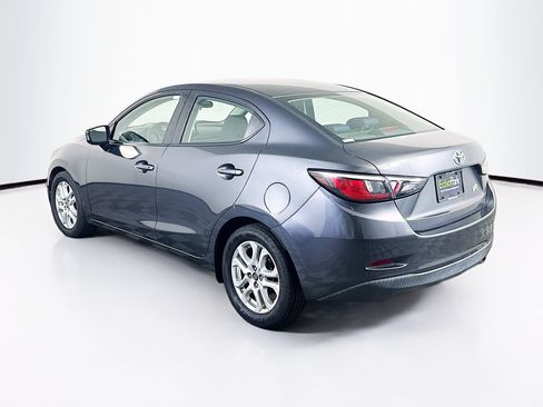 Used 2017 Toyota Yaris iA FWD image 5