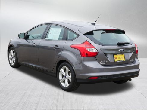 Used 2014 Ford Focus SE w/ SE Winter Package FWD image 5