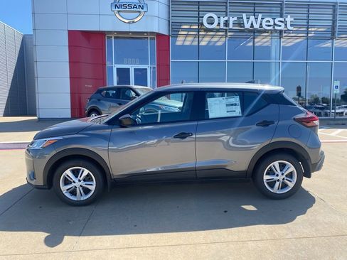 New 2025 Nissan Kicks Play S FWD image 2