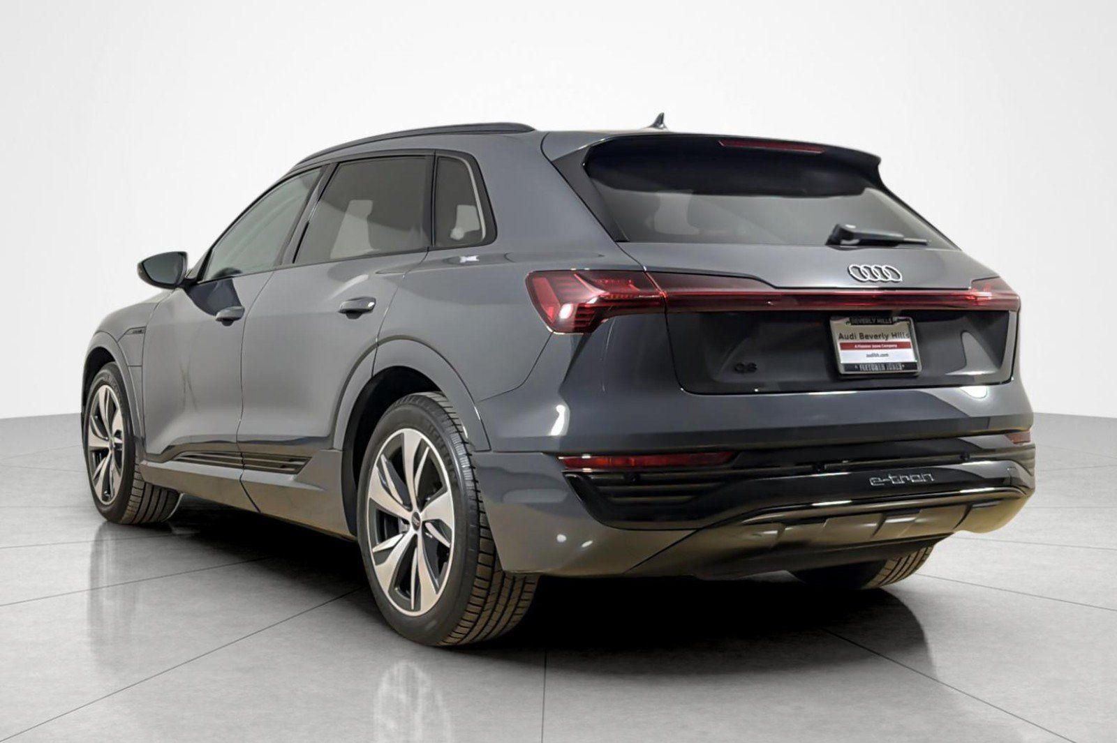Used 2024 Audi Q8 e-tron Premium AWD/4WD image 3