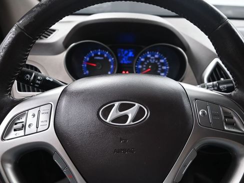 Used 2011 Hyundai Tucson GLS image 15