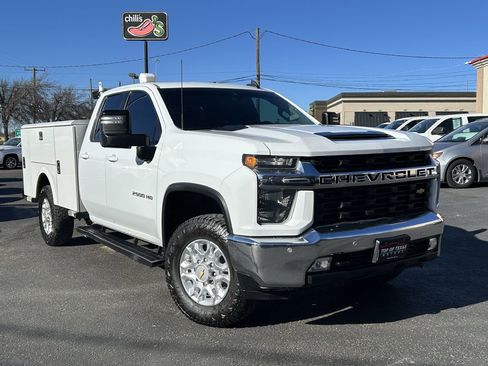 Used 2022 Chevrolet Silverado 2500 LT w/ Convenience Package image 2
