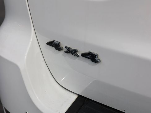 Used 2022 Jeep Grand Cherokee Limited image 10