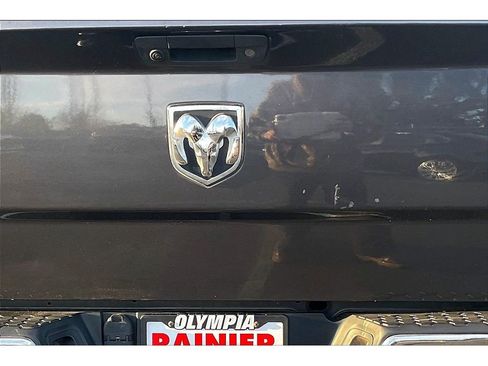 Used 2018 RAM 1500 Laramie image 8