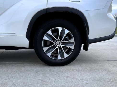 Used 2020 Toyota Highlander XLE w/ Protection Package #3 image 25