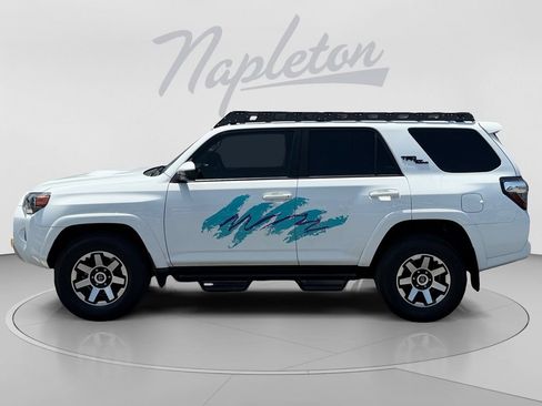 Used 2022 Toyota 4Runner TRD Off-Road AWD/4WD image 4