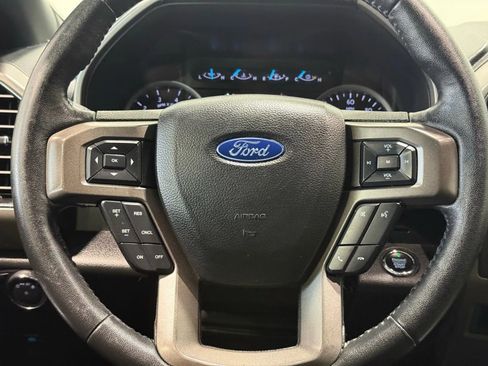Used 2020 Ford Expedition XLT image 15