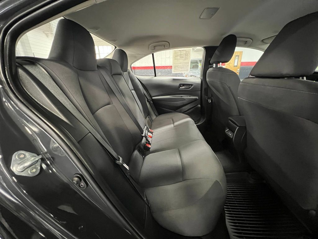 Used 2024 Toyota Corolla LE FWD image 18