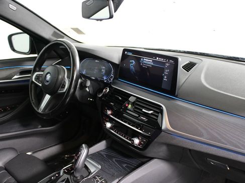 Used 2023 BMW 530e w/ M Sport Package image 13