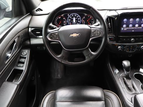 Used 2023 Chevrolet Traverse Premier FWD image 21