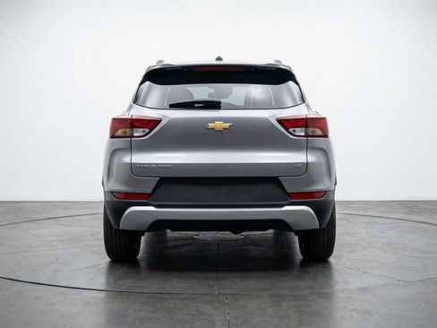 Used 2025 Chevrolet TrailBlazer LT FWD image 6