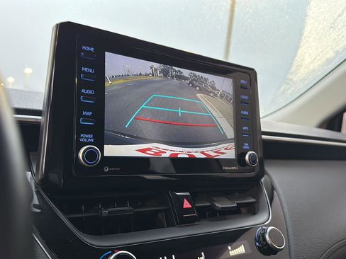 Certified 2022 Toyota Corolla Cross LE image 22