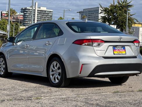 Used 2020 Toyota Corolla LE FWD image 6