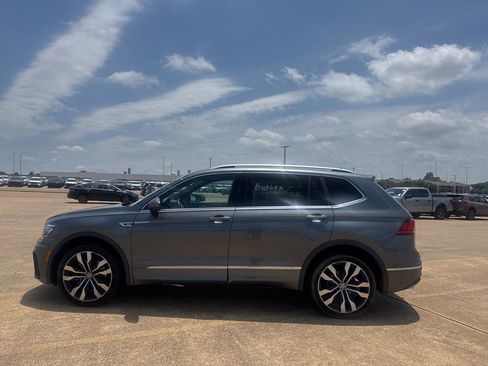 Used 2020 Volkswagen Tiguan SEL Premium R-Line w/ 3rd Row Seat Package AWD/4WD image 13