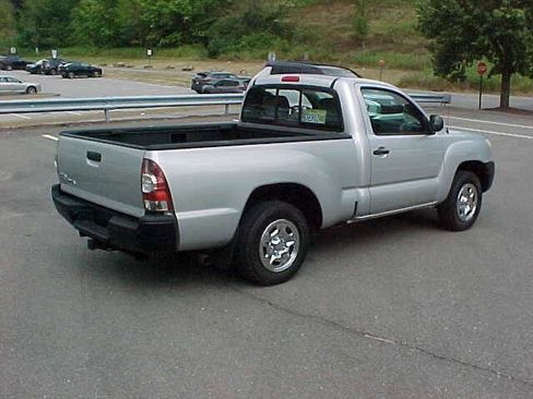 Used 2011 Toyota Tacoma 2WD Regular Cab image 11