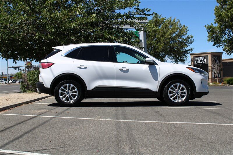 Used 2020 Ford Escape SE AWD/4WD image 6