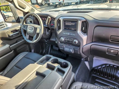 Used 2025 GMC Sierra 2500 Pro RWD image 15