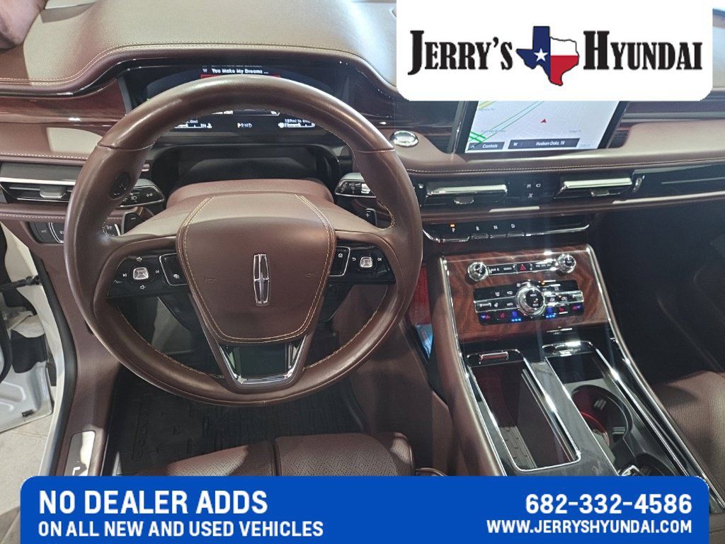 Used 2023 Lincoln Aviator Black Label w/ Dynamic Handling Package AWD/4WD image 10