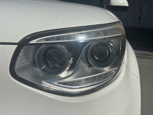 Used 2016 Kia Soul EV image 13