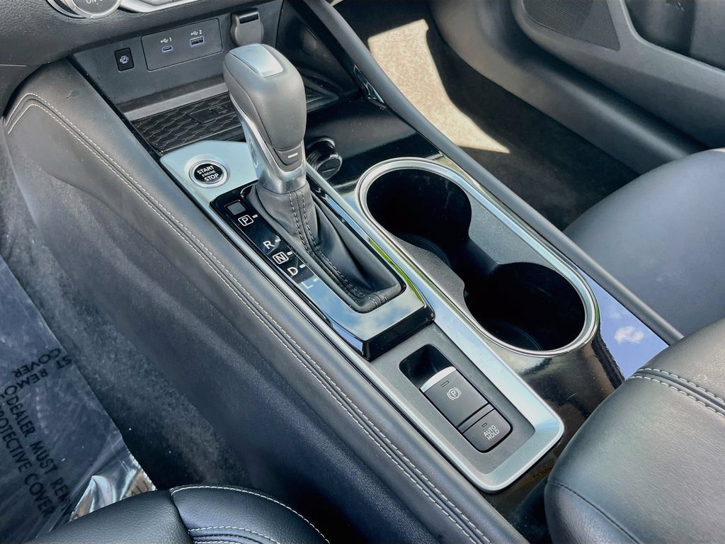 Used 2024 Nissan Altima 2.5 SL FWD image 17