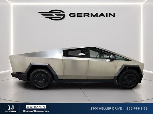 Used 2024 Tesla Cybertruck AWD Crew Cab image 8