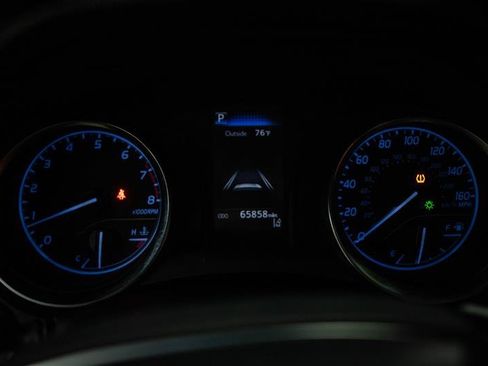 Used 2018 Toyota Camry SE FWD image 17