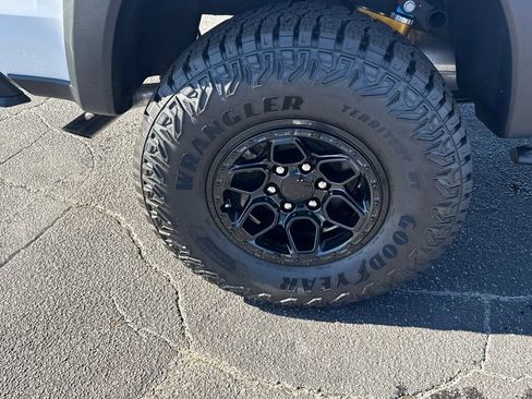 New 2026 Chevrolet Colorado ZR2 w/ ZR2 Bison Edition AWD/4WD image 18
