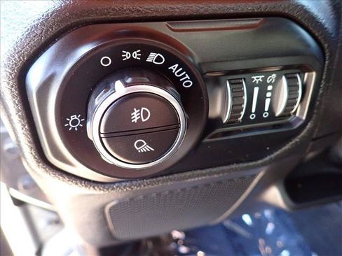 Used 2021 Jeep Gladiator Rubicon w/ Cold Weather Group AWD/4WD image 12