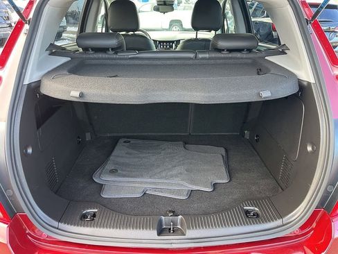 Used 2022 Chevrolet Trax LT w/ LT Convenience Package image 45