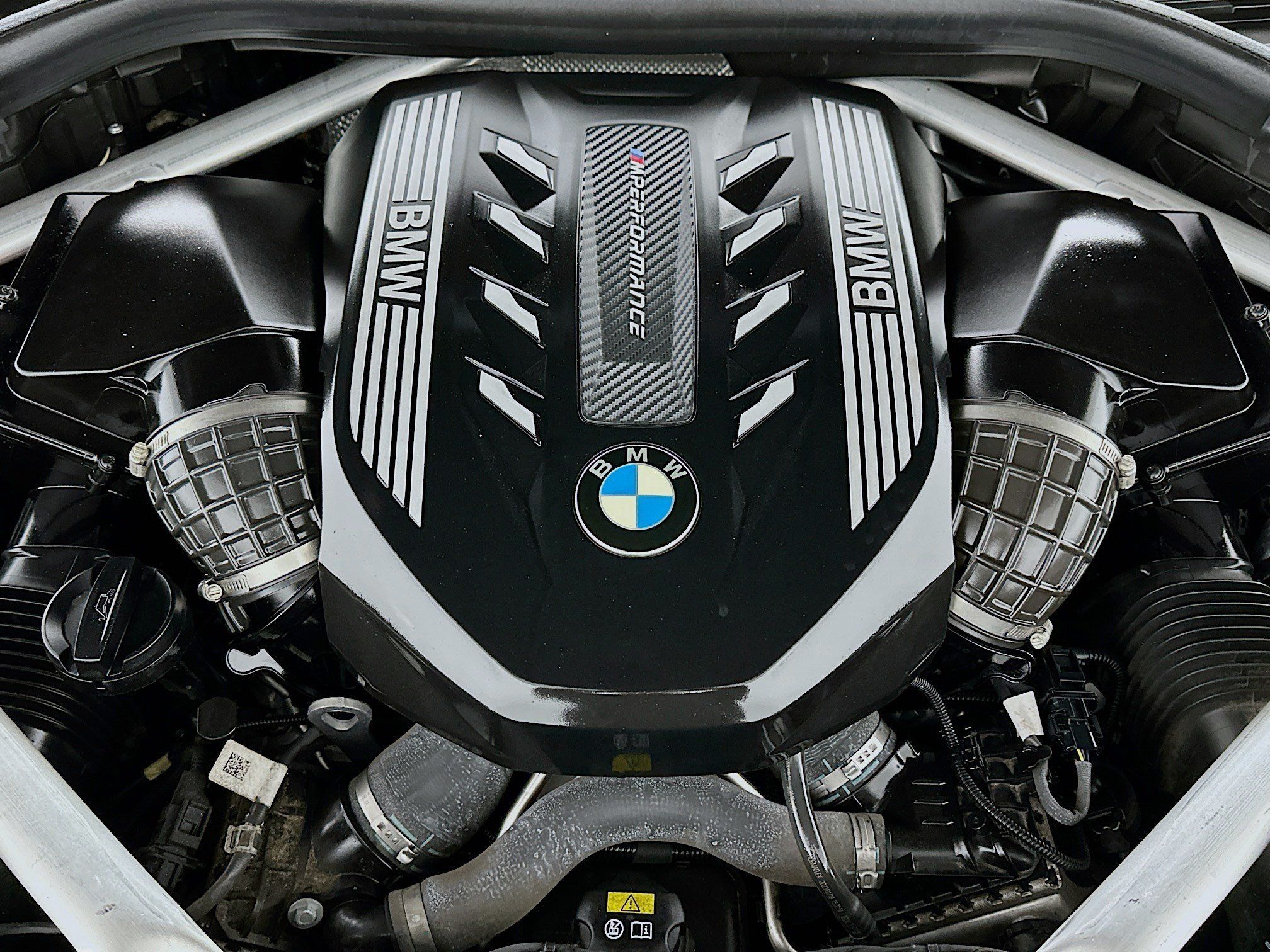 Used 2022 BMW X6 M50i AWD/4WD image 31