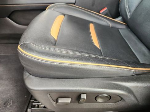 Used 2022 GMC Yukon AT4 image 19