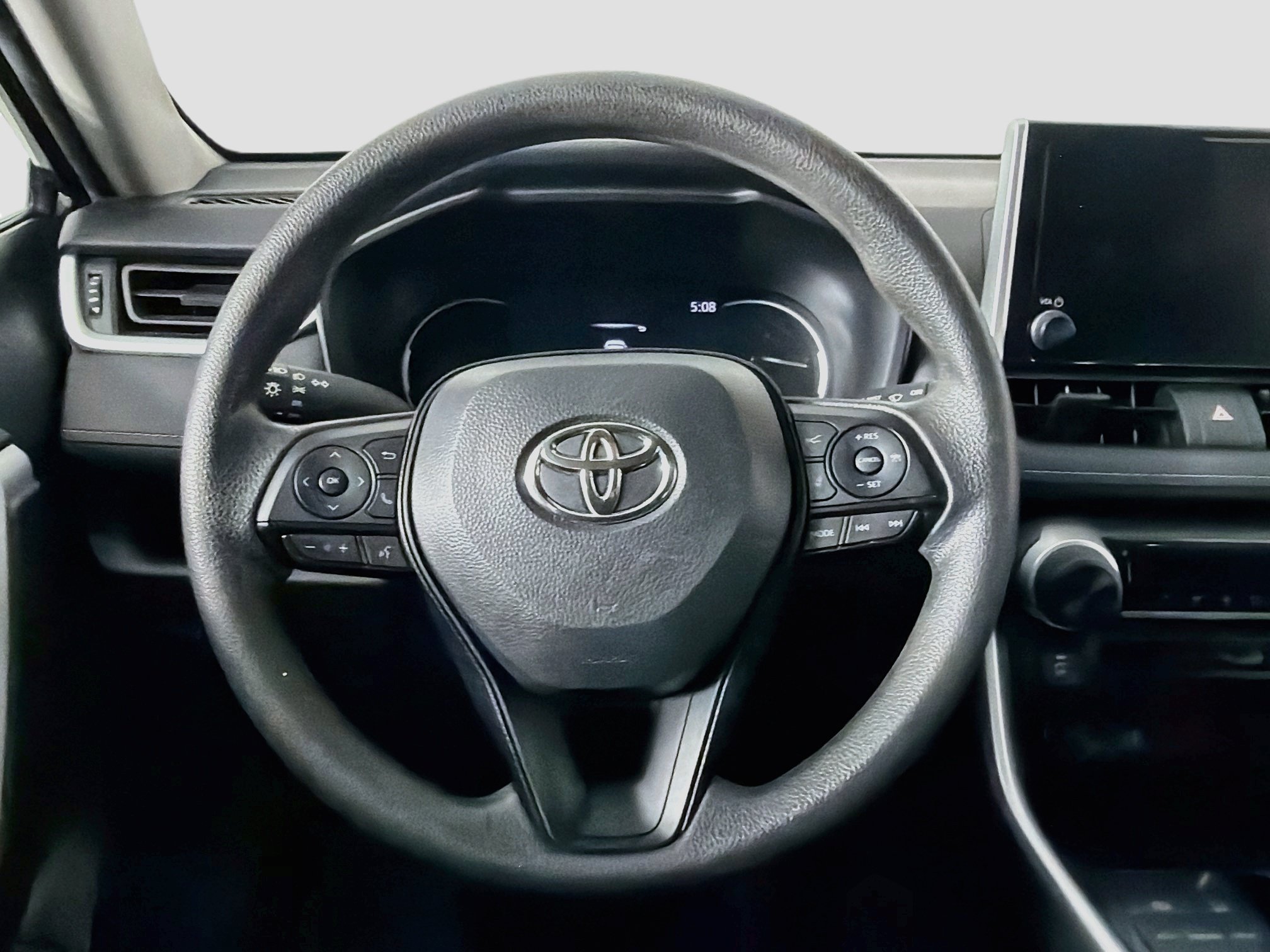 Used 2025 Toyota RAV4 LE FWD image 17