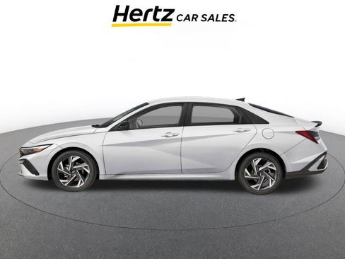 Used 2026 Hyundai Elantra Sport FWD image 3