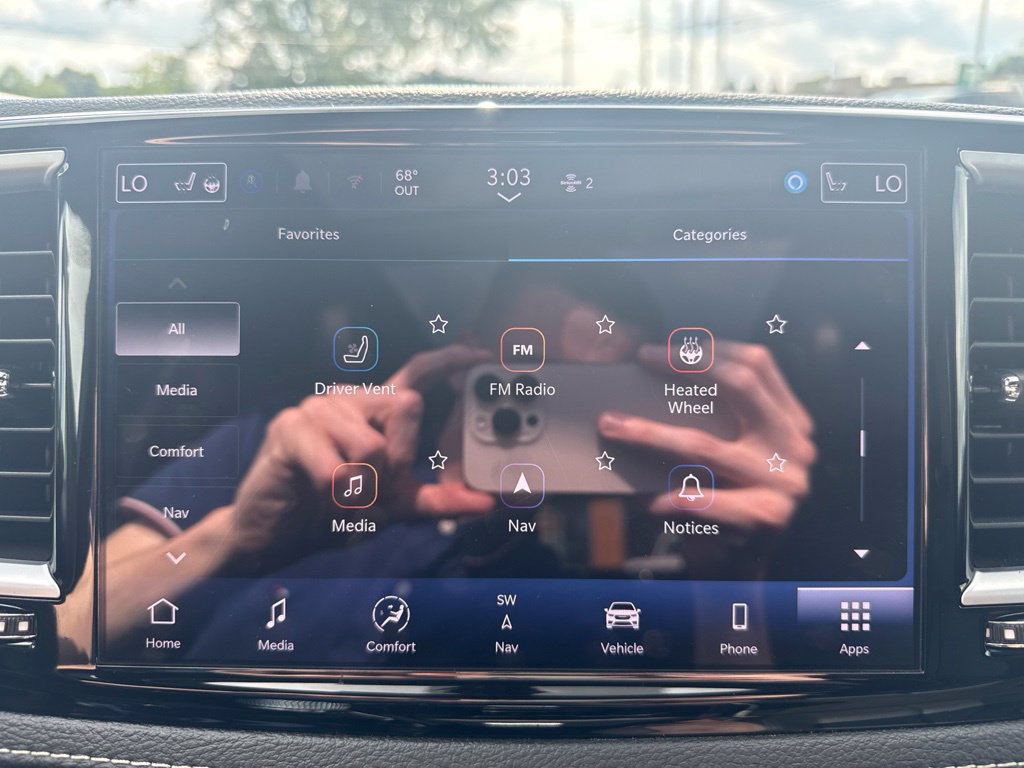 Used 2025 Chrysler Pacifica Limited FWD image 52