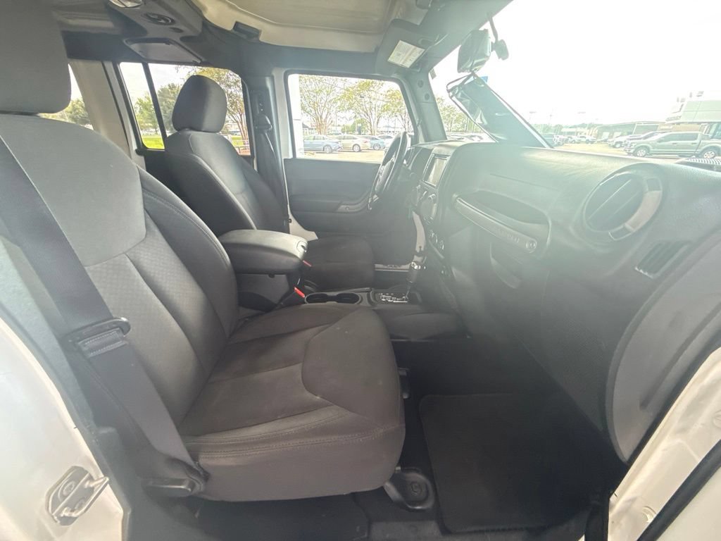 Used 2018 Jeep Wrangler Unlimited Sport S AWD/4WD image 34