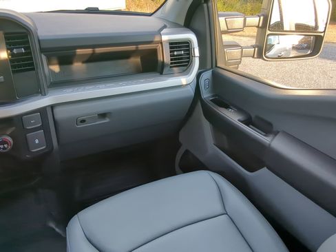 Used 2025 Ford F450 XL w/ 360-Degree Camera Package image 15