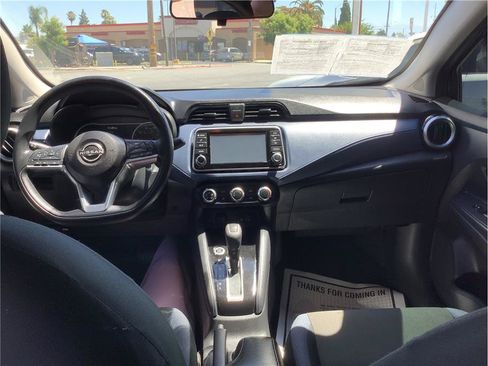 Used 2024 Nissan Versa SV FWD image 9
