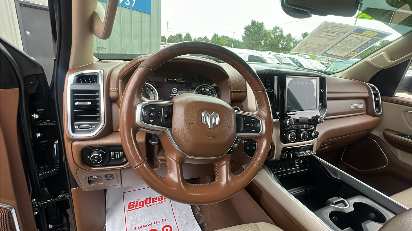 Used 2019 RAM 1500 Laramie AWD/4WD image 14