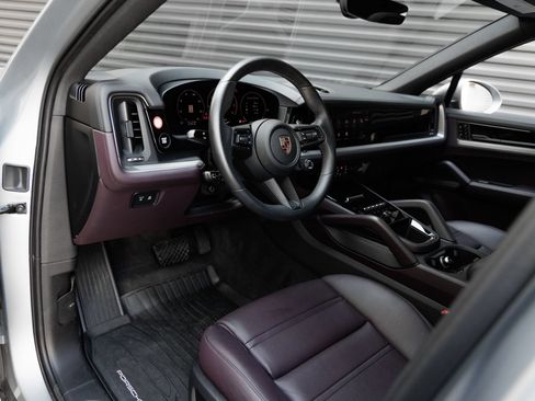 Certified 2026 Porsche Cayenne Coupe AWD/4WD image 4