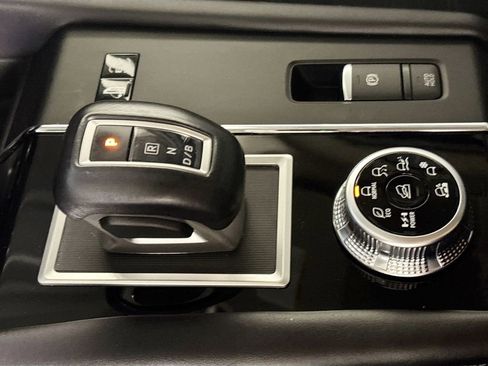 Used 2024 Mitsubishi Outlander SE image 18