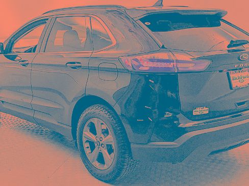 Certified 2022 Ford Edge SEL w/ Sport Appearance Package AWD/4WD image 4