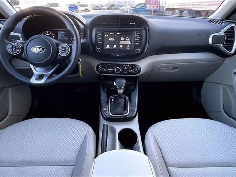 Certified 2021 Kia Soul LX image 14