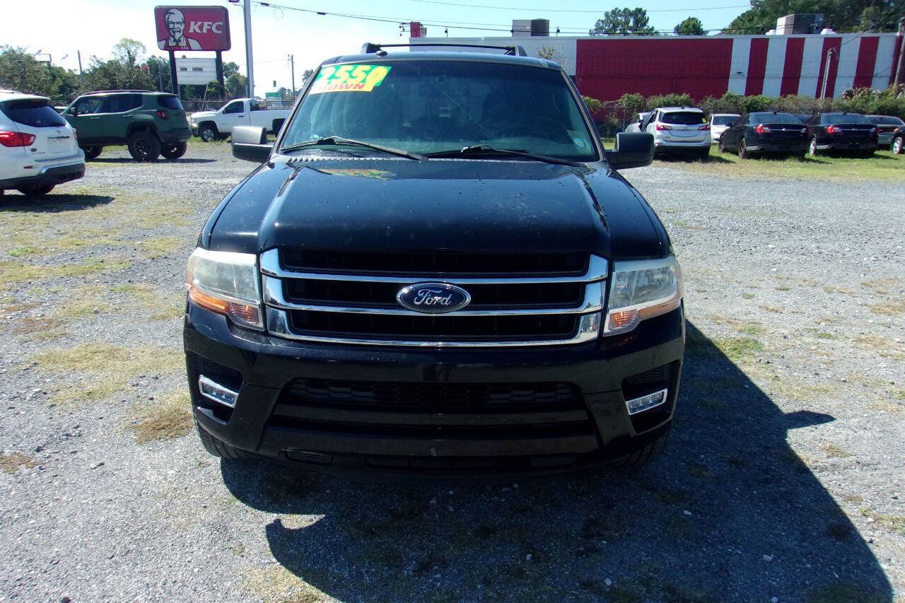 Used 2017 Ford Expedition XLT RWD image 2